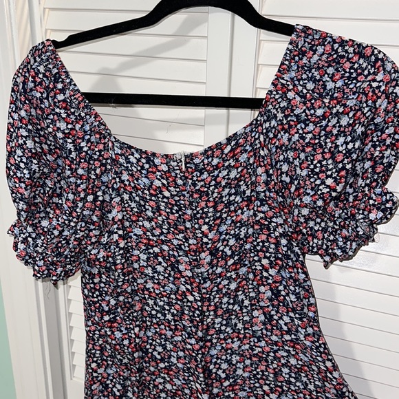 Dress - Picture 4 of 4